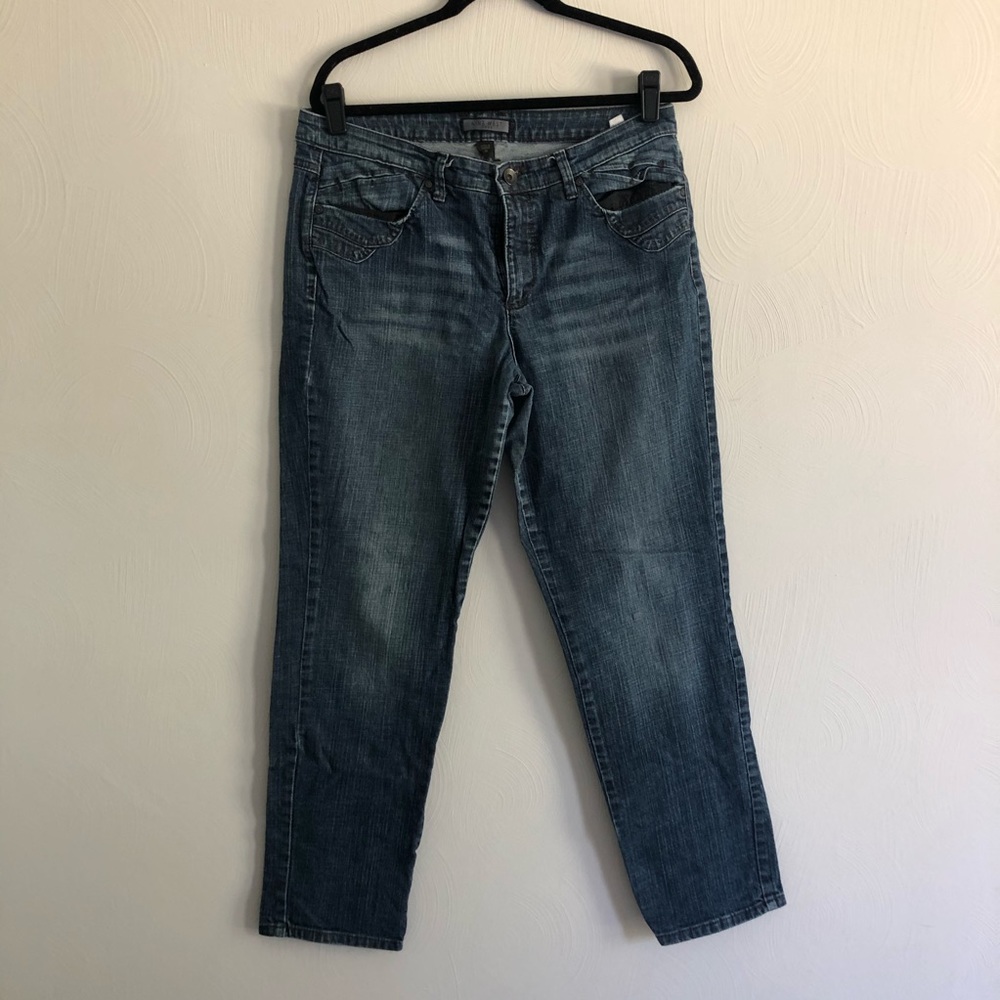 3/$21🍭Nine West Distressed Straight legged jeans